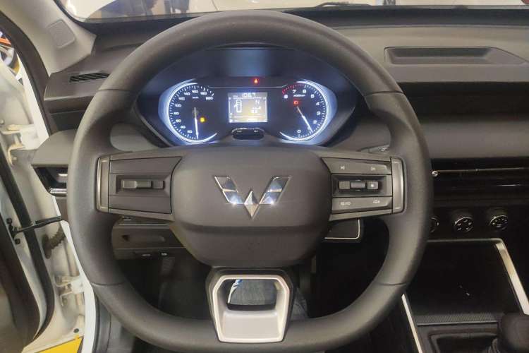 Used Wuling Alvez 2022 1.5L Manual Free-Style Model Steering Wheel