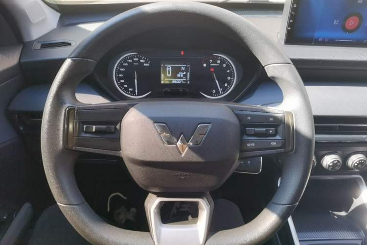 Used Wuling Alvez 2022 1.5L Manual Free-Style Model Steering Wheel
