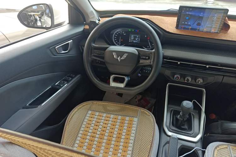 Used Wuling Alvez 2022 1.5L Manual Free-Style Model Steering Wheel