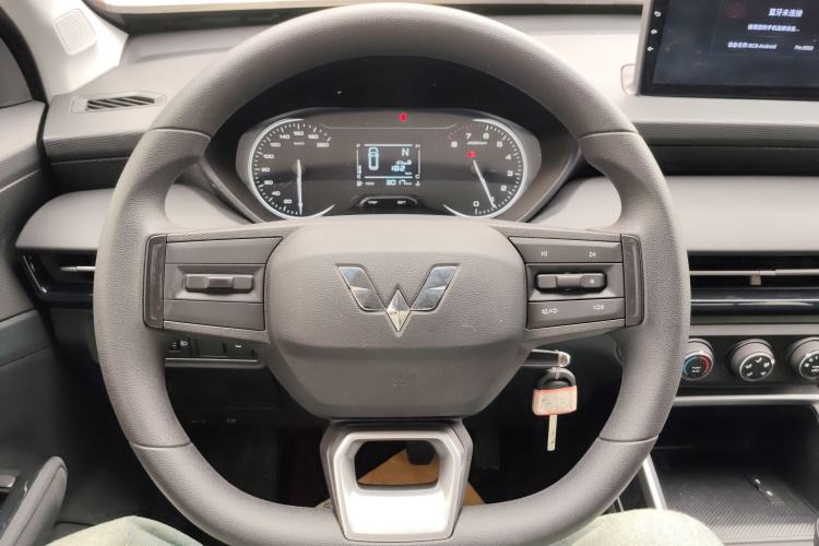 Used Wuling Alvez 2022 1.5L Manual Free-Style Model Steering Wheel