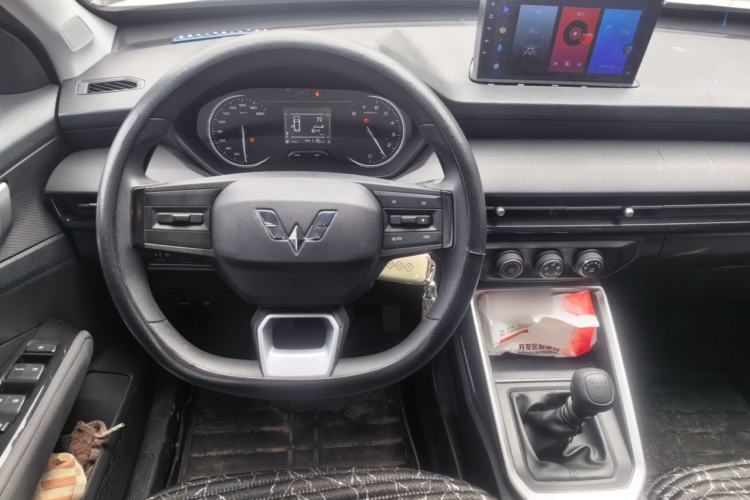 Used Wuling Alvez 2022 1.5L Manual Free-Style Model Steering Wheel