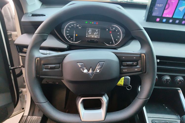 Used Wuling Alvez 2022 1.5L Manual Free-Style Model Steering Wheel