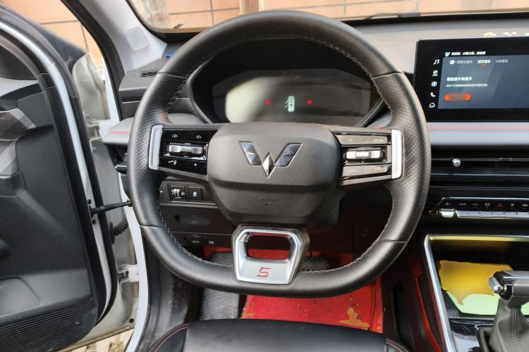 Used Wuling Alvez 2022 1.5T CVT Trendy & Cool Edition Steering Wheel