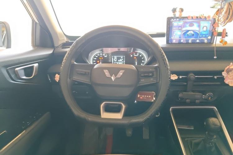 Used Wuling Alvez 2022 1.5L Manual Free-Style Model Steering Wheel