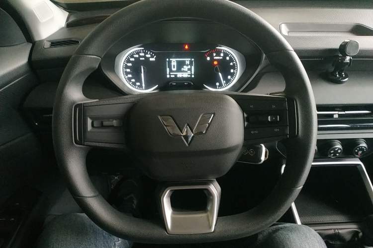 Used Wuling Alvez 2022 1.5L Manual Free-Style Model Steering Wheel