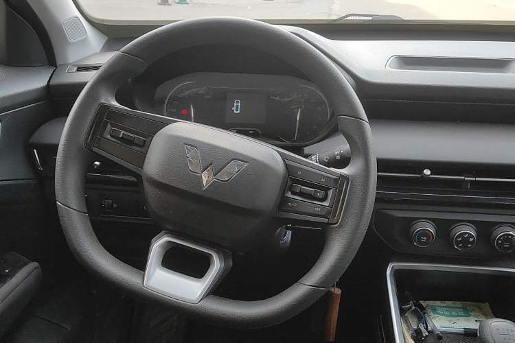 Used Wuling Alvez 2022 1.5L Manual Free-Style Model Steering Wheel