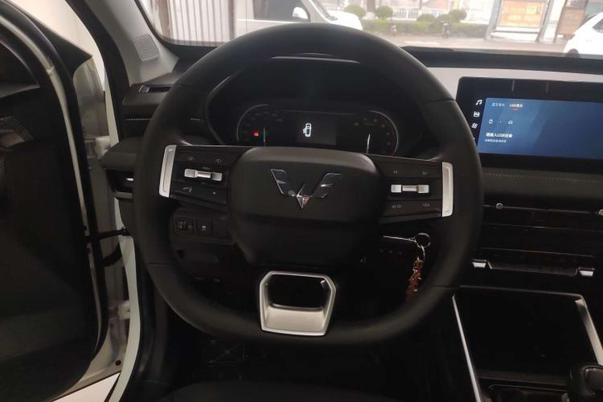 Used Wuling Alvez 2022 1.5L Manual Comfort Version Steering Wheel