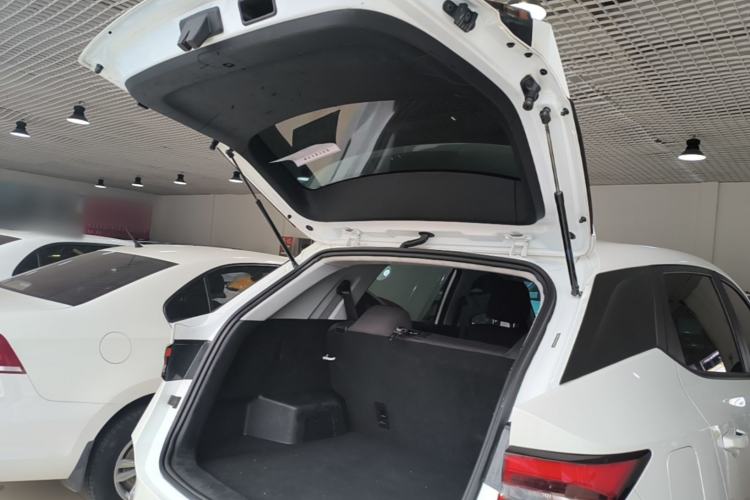 Used Wuling Alvez 2022 1.5L Manual Free-Style Model Trunk