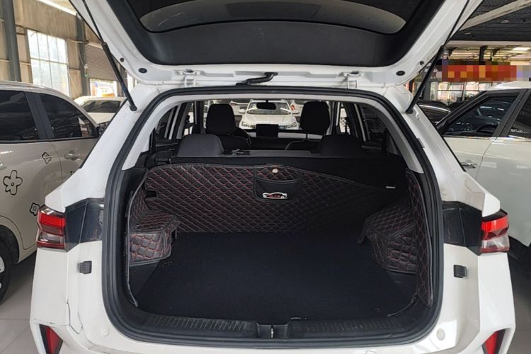 Used Wuling Alvez 2022 1.5L Manual Free-Style Model Trunk