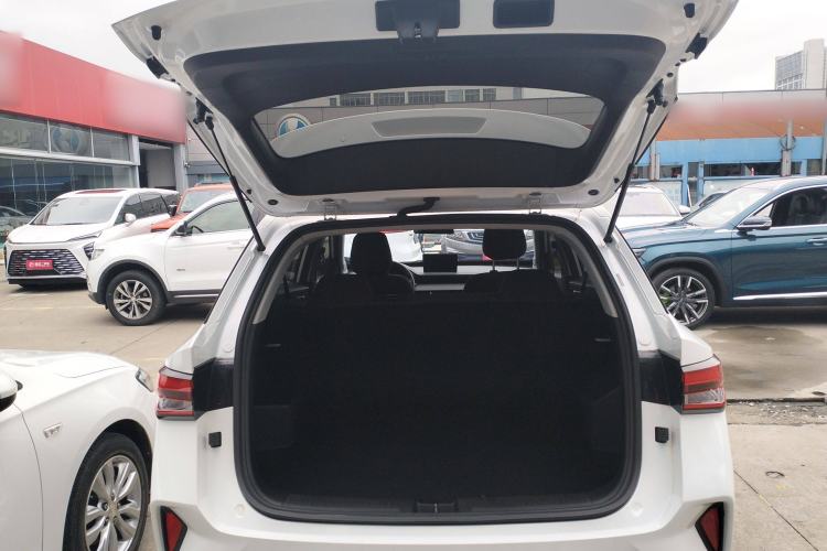 Used Wuling Alvez 2022 1.5L Manual Free-Style Model Trunk