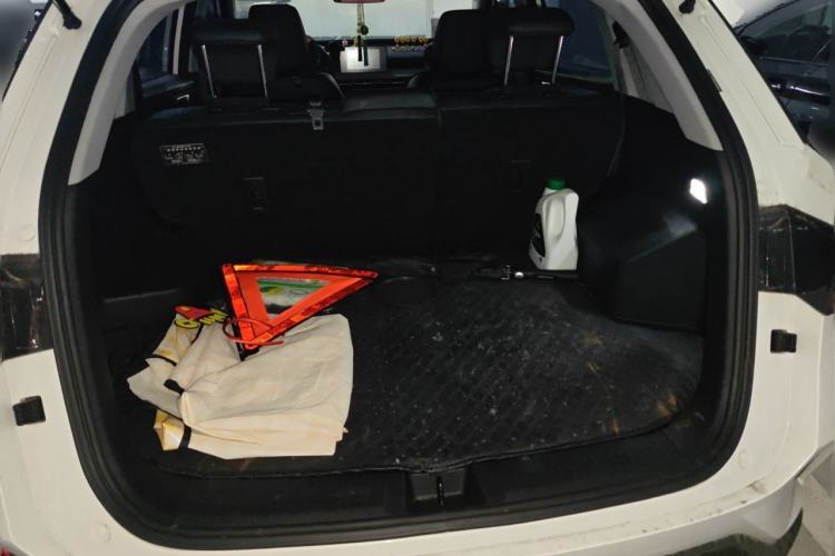 Used Wuling Alvez 2022 1.5L CVT Comfort Edition Trunk