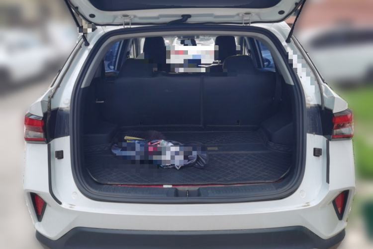 Used Wuling Alvez 2022 1.5L Manual Free-Style Model Trunk