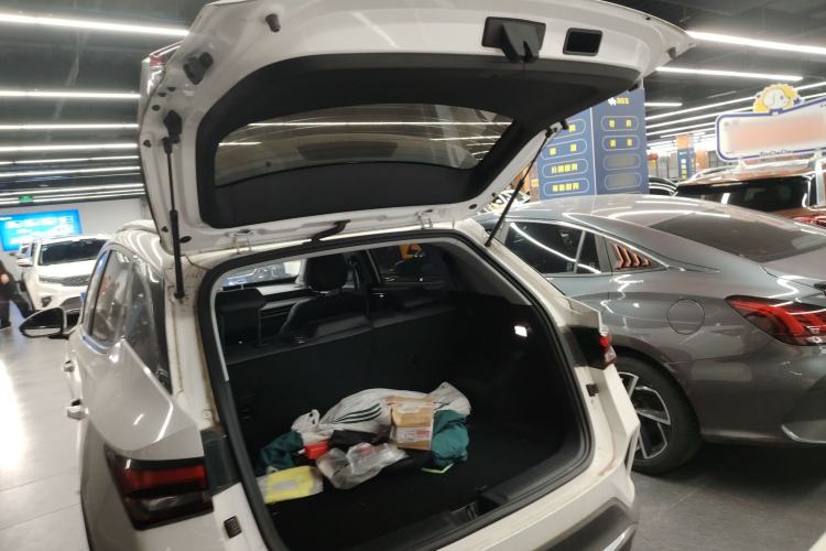 Used Wuling Alvez 2022 1.5L Manual Comfort Version Trunk