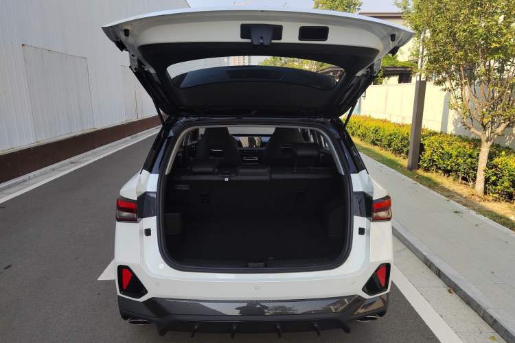 Used Wuling Alvez 2022 1.5T CVT Trendy & Cool Edition Trunk
