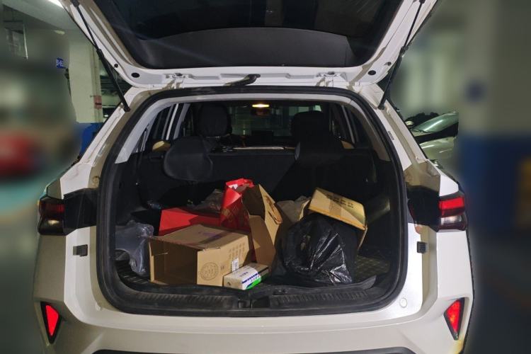 Used Wuling Alvez 2022 1.5L Manual Free-Style Model Trunk