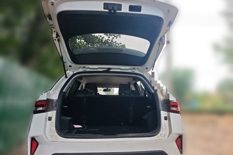 Used Wuling Alvez 2022 1.5L Manual Free-Style Model Trunk
