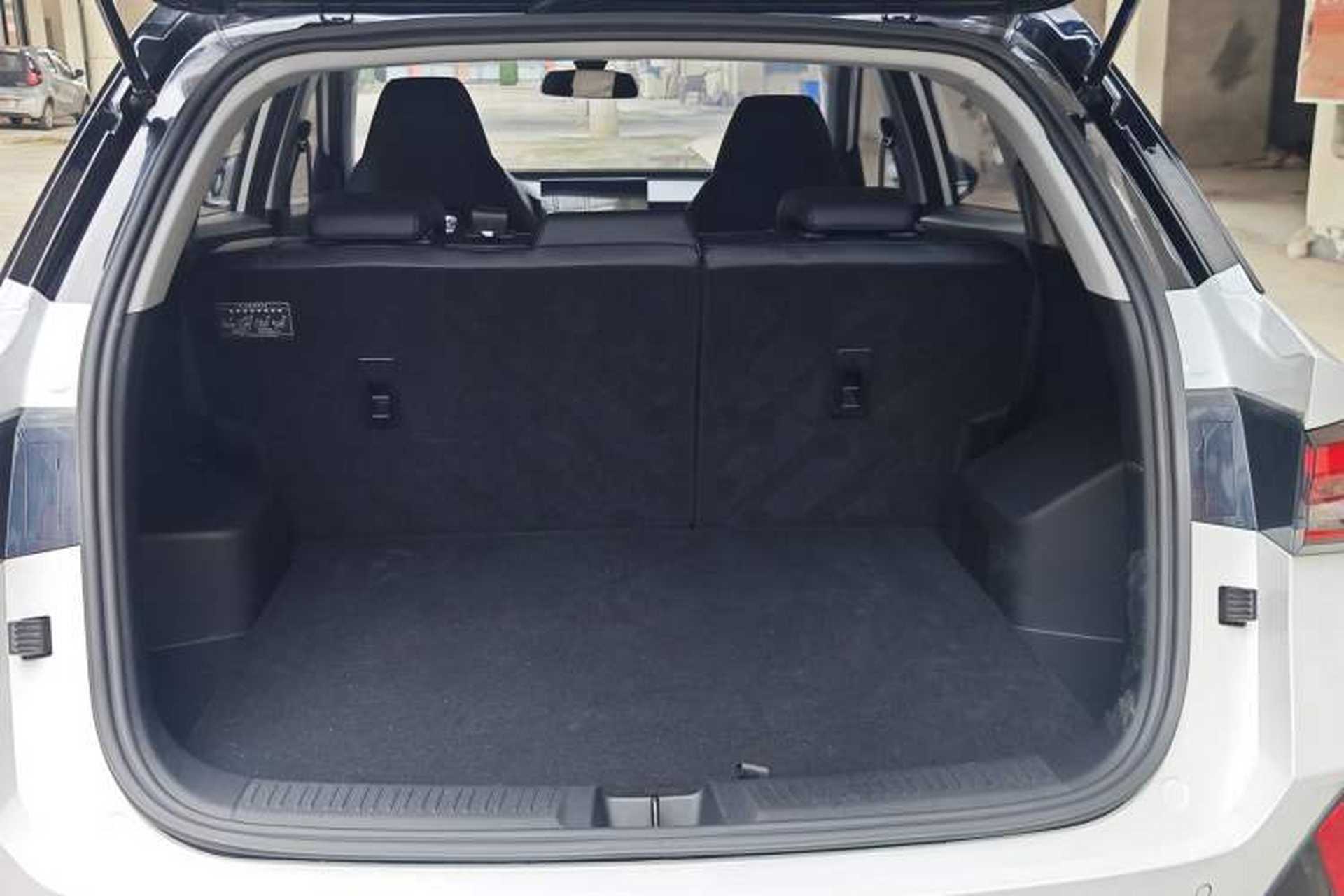Used Wuling Alvez 2022 1.5T CVT Trendy & Cool Edition Trunk