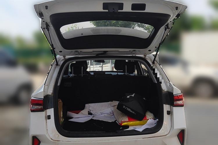 Used Wuling Alvez 2022 1.5L CVT Comfort Edition Trunk