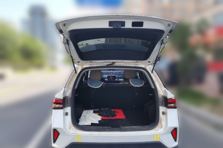 Used Wuling Alvez 2022 1.5L Manual Free-Style Model Trunk