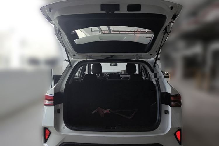 Used Wuling Alvez 2022 1.5L Manual Free-Style Model Trunk