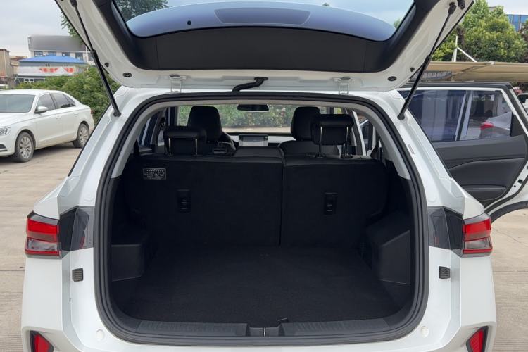 Used Wuling Alvez 2022 1.5L CVT Comfort Edition Trunk