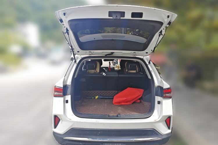 Used Wuling Alvez 2022 1.5L Manual Comfort Version Trunk
