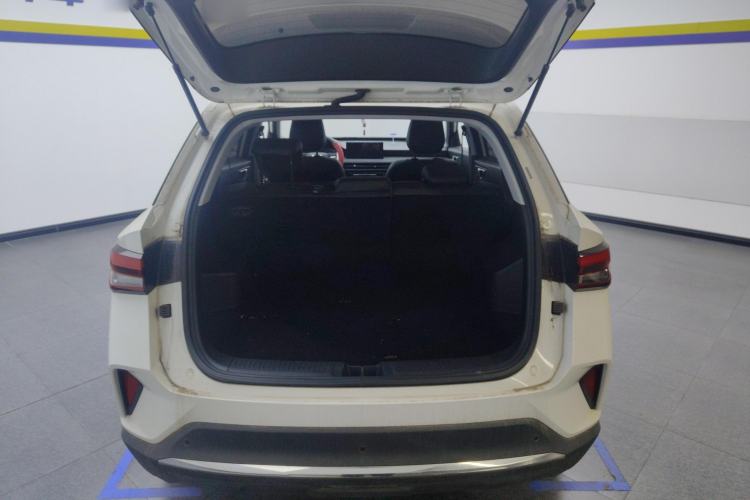 Used Wuling Alvez 2022 1.5L Manual Comfort Version Trunk