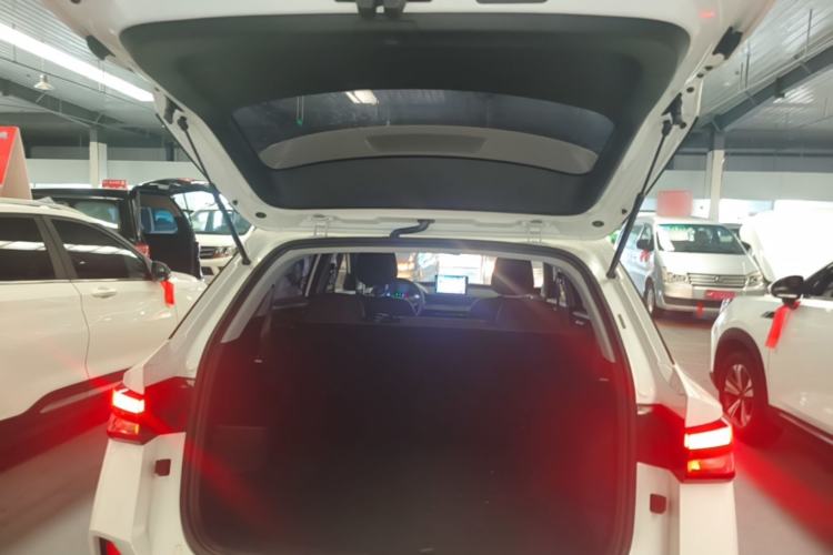 Used Wuling Alvez 2022 1.5L Manual Free-Style Model Trunk