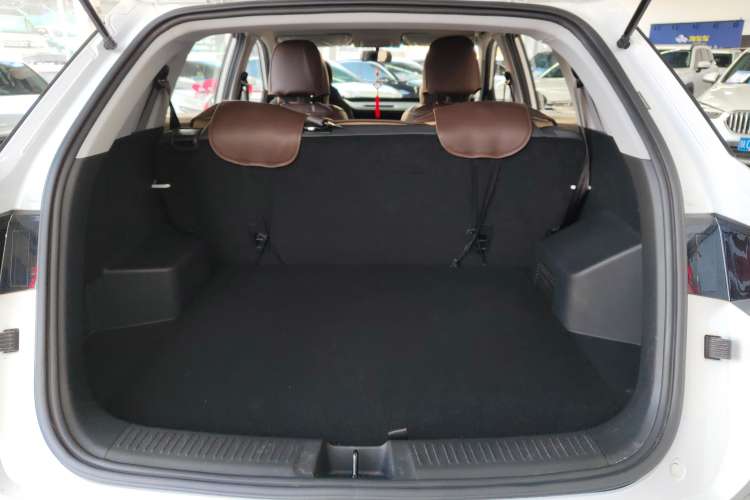 Used Wuling Alvez 2022 1.5L Manual Free-Style Model Trunk