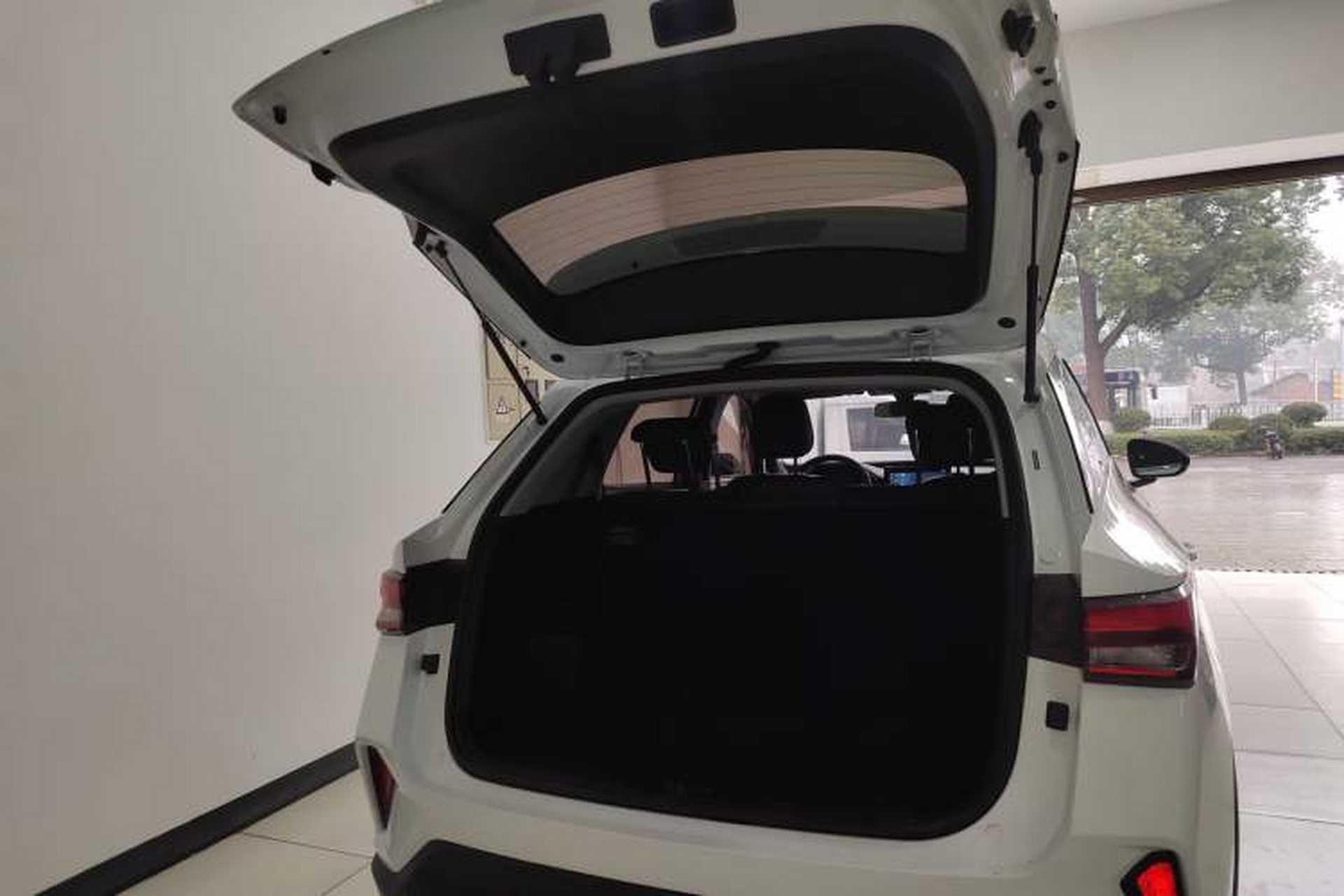 Used Wuling Alvez 2022 1.5L Manual Comfort Version Trunk