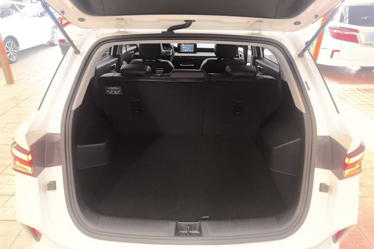Used Wuling Alvez 2022 1.5L CVT Comfort Edition Trunk