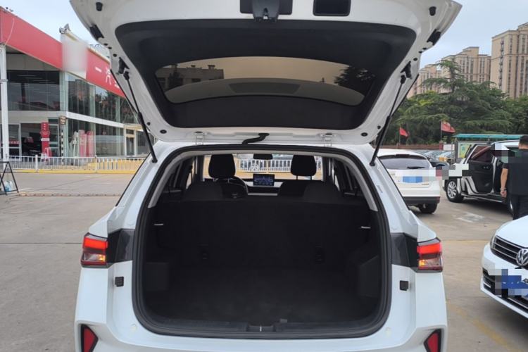 Used Wuling Alvez 2022 1.5L Manual Free-Style Model Trunk