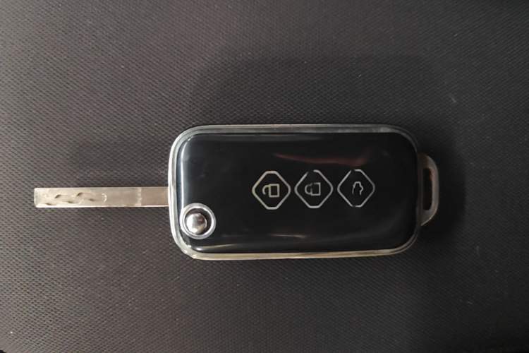 Used Wuling Alvez 2022 1.5L Manual Free-Style Model Vehicle Key