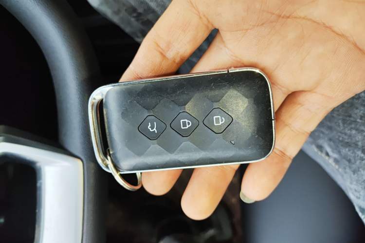 Used Wuling Alvez 2022 1.5L CVT Comfort Edition Vehicle Key