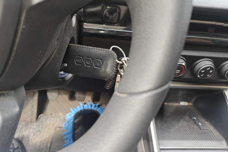 Used Wuling Alvez 2022 1.5L Manual Free-Style Model Vehicle Key