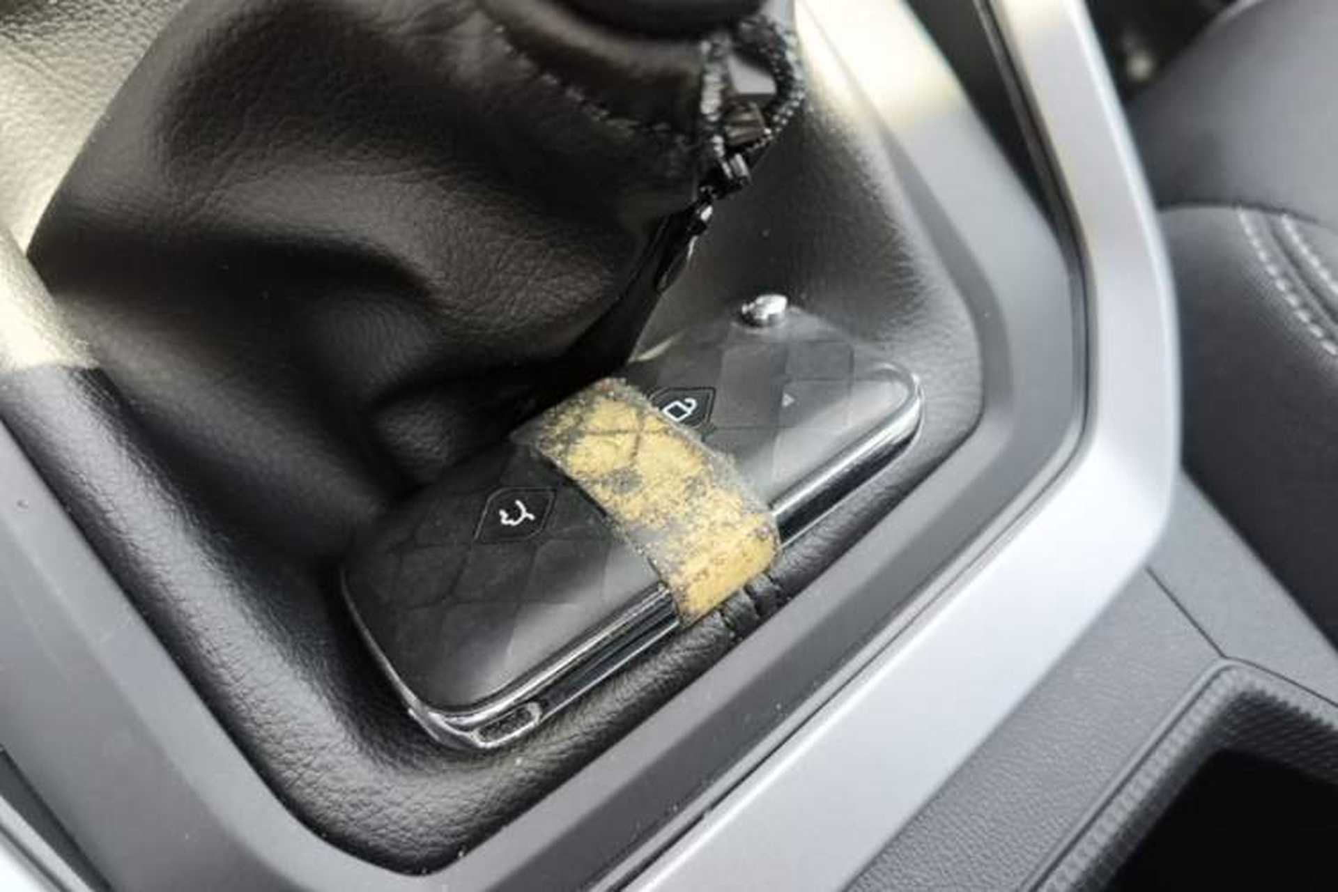 Used Wuling Alvez 2022 1.5L Manual Free-Style Model Vehicle Key