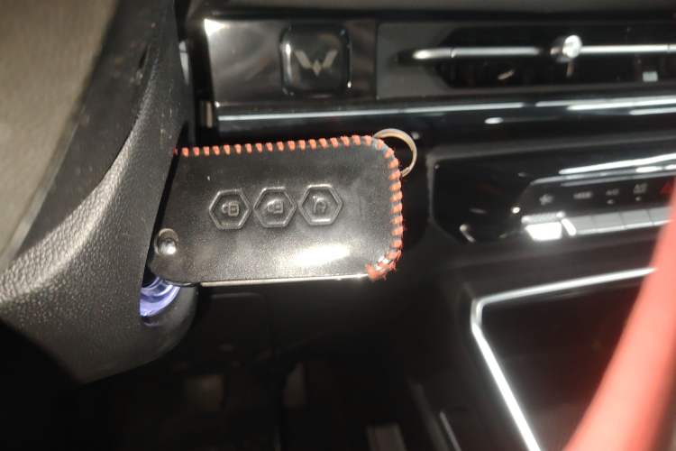 Used Wuling Alvez 2022 1.5L Manual Comfort Version Vehicle Key