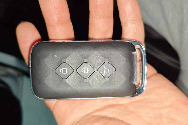 Used Wuling Alvez 2022 1.5L CVT Comfort Edition Vehicle Key