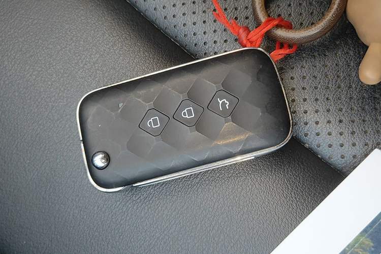 Used Wuling Alvez 2022 1.5L CVT Comfort Edition Vehicle Key