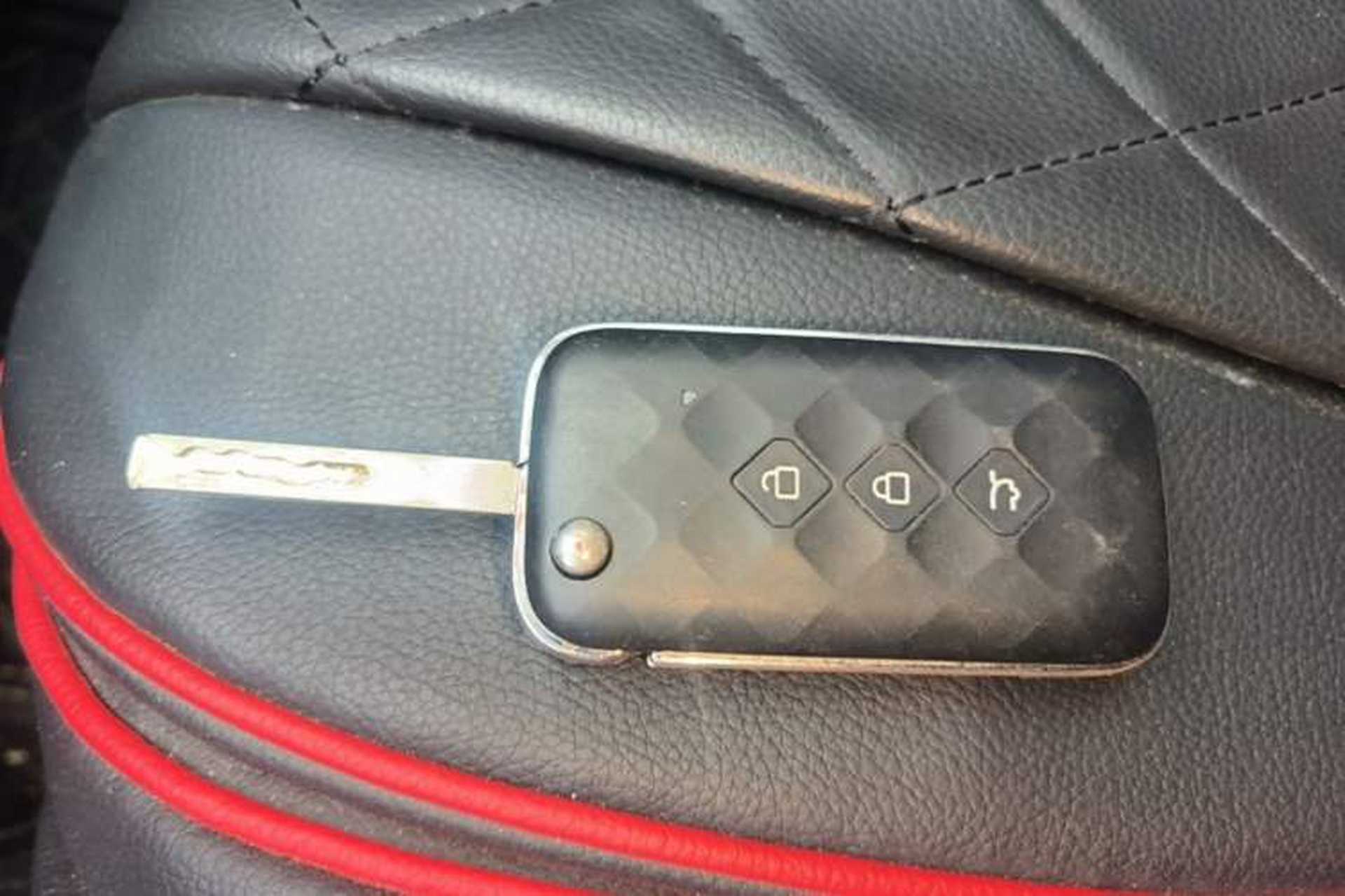Used Wuling Alvez 2022 1.5L Manual Free-Style Model Vehicle Key