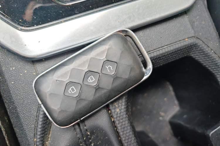 Used Wuling Alvez 2022 1.5L CVT Comfort Edition Vehicle Key