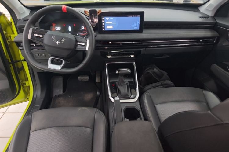 Used Wuling Alvez 2022 1.5L CVT Comfort Edition Center Console