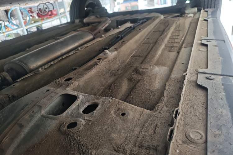 Used Wuling Alvez 2022 1.5L Manual Free-Style Model Chassis Front Left