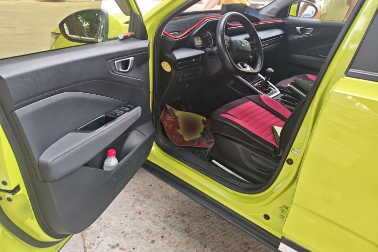 Used Wuling Alvez 2022 1.5L Manual Free-Style Model Driver Seat