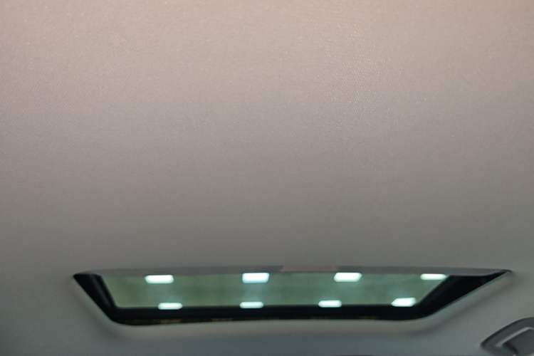 Used Wuling Alvez 2022 1.5L CVT Comfort Edition Headliner
