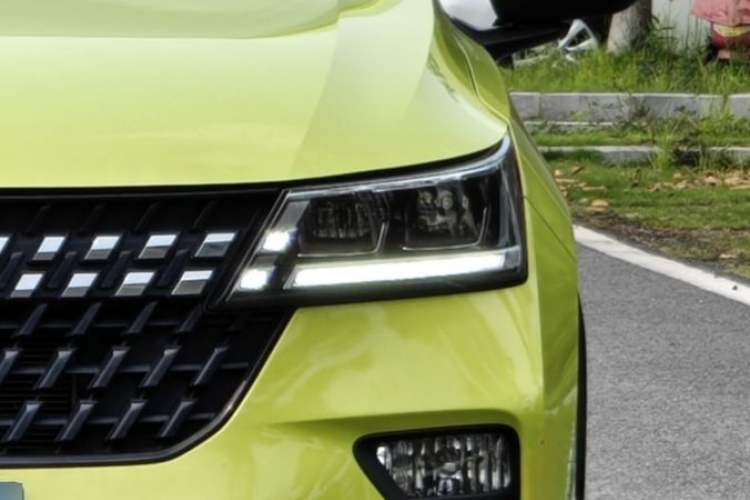 Used Wuling Alvez 2022 1.5L CVT Comfort Edition Left Front Headlight