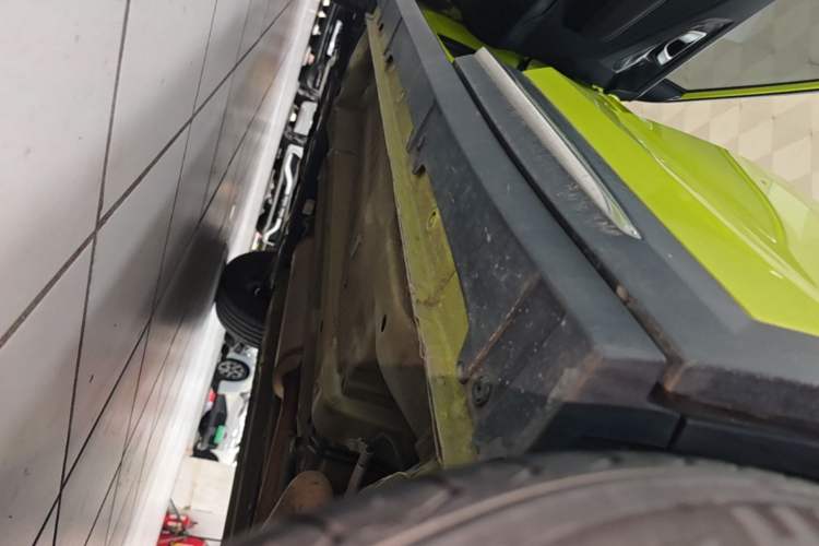 Used Wuling Alvez 2022 1.5L CVT Comfort Edition Left Side Sill