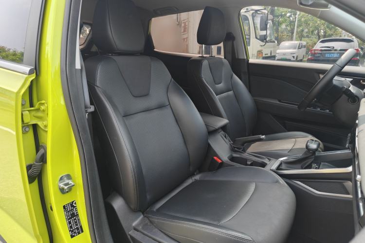Used Wuling Alvez 2022 1.5L CVT Comfort Edition Right Front Seat
