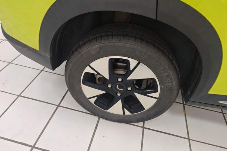 Used Wuling Alvez 2022 1.5L CVT Comfort Edition Right Rear Wheel Hub