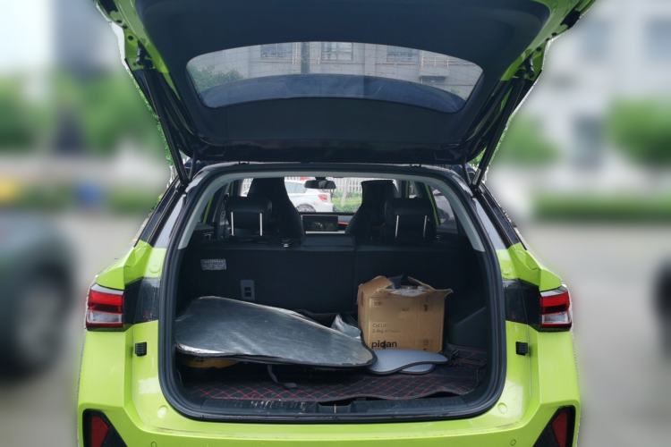 Used Wuling Alvez 2022 1.5T CVT Trendy & Cool Edition Trunk